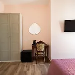 Guest house Queen Meg 3*